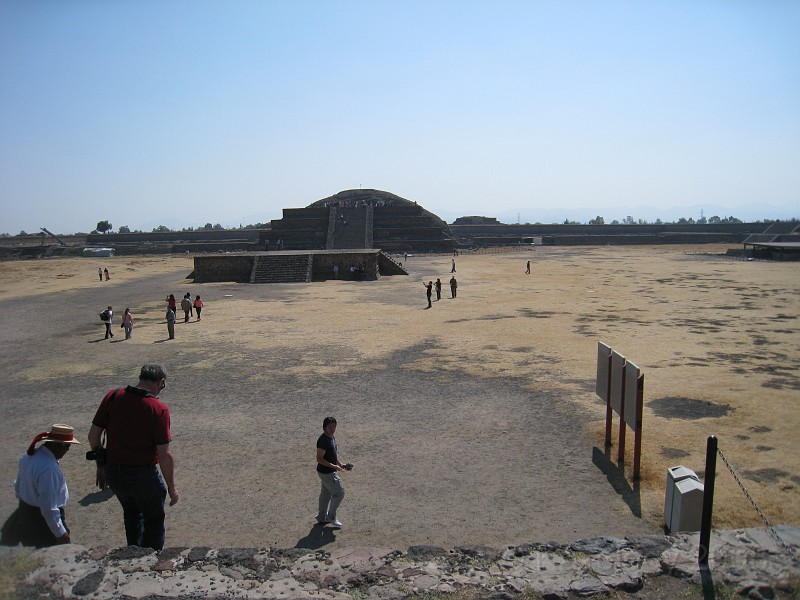 Mexico Pyramids - Mexico City 2009 0065.jpg - A trip to the Teotihuacan area of Mexico to visit the pyramids. A vast complex and a great climb to the top. This was followed by lunch in a cave, then a visit to the historical center of Mexico City. March 2009.